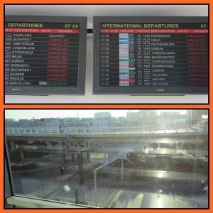 Pagi hari, suasana sekitar bandara sepi, bandara mulai beroperasi